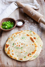 Load image into Gallery viewer, Frozen Fluffy Ho-ja Green Onion Pancake (Repacked) w
